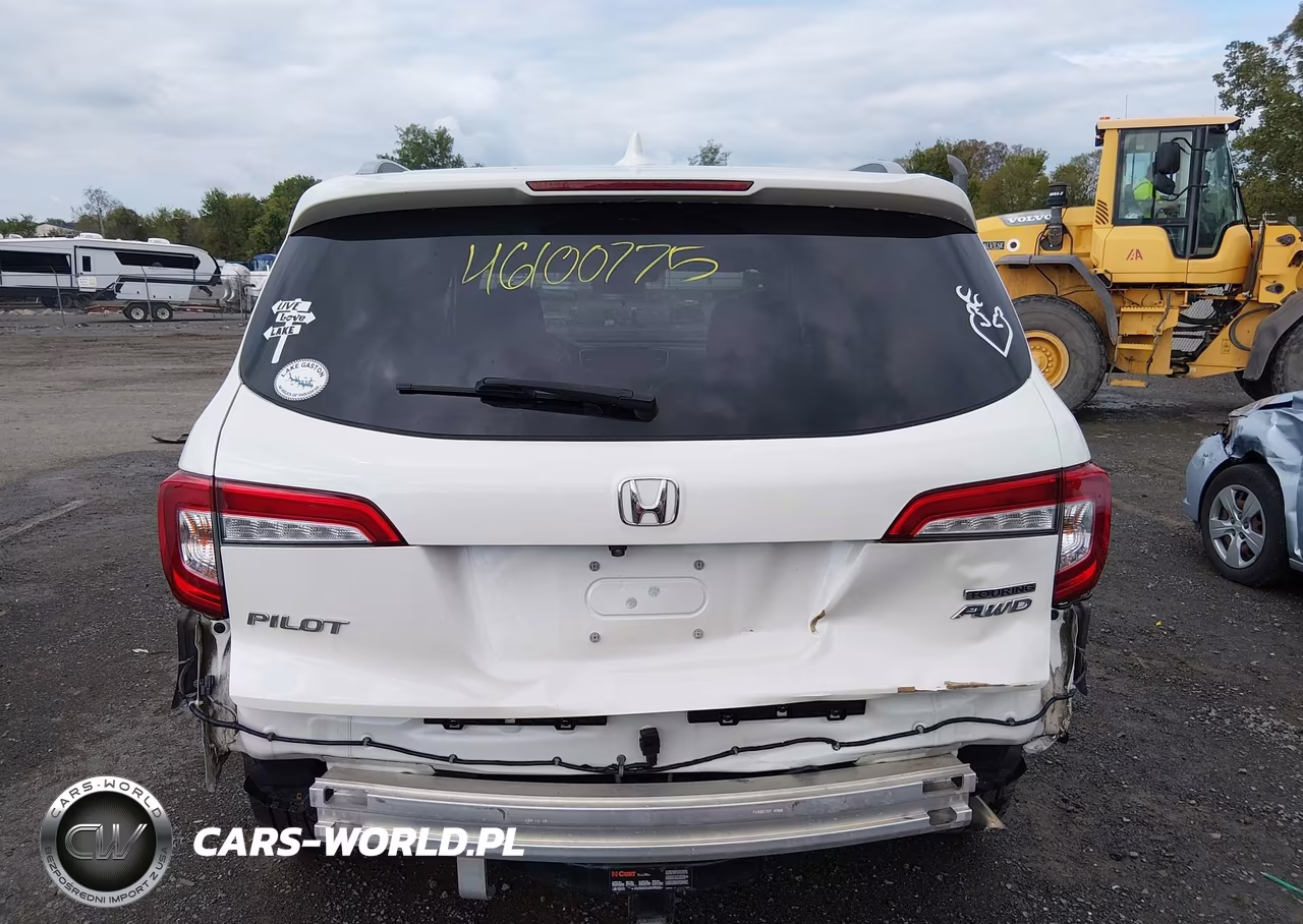 2019 Honda Pilot Touring VIN:5FNYF6H60KB003787 - 17
