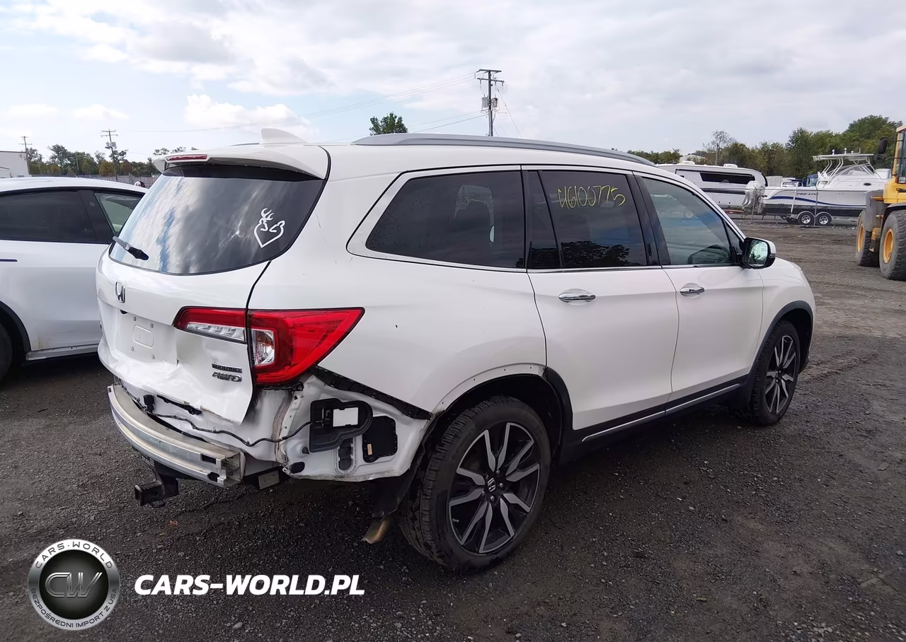 2019 Honda Pilot Touring VIN:5FNYF6H60KB003787 - 4