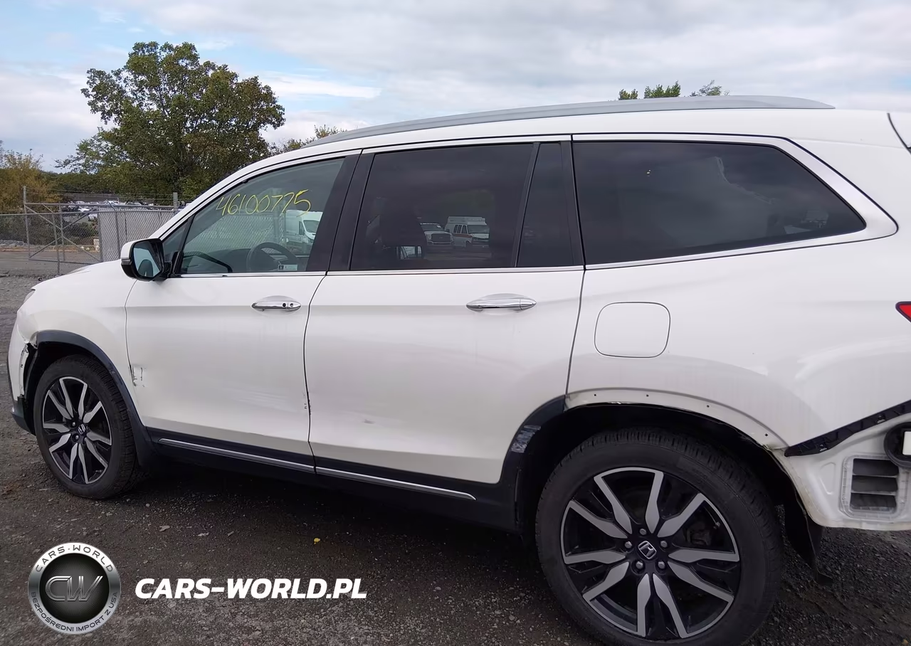 2019 Honda Pilot Touring VIN:5FNYF6H60KB003787 - 6