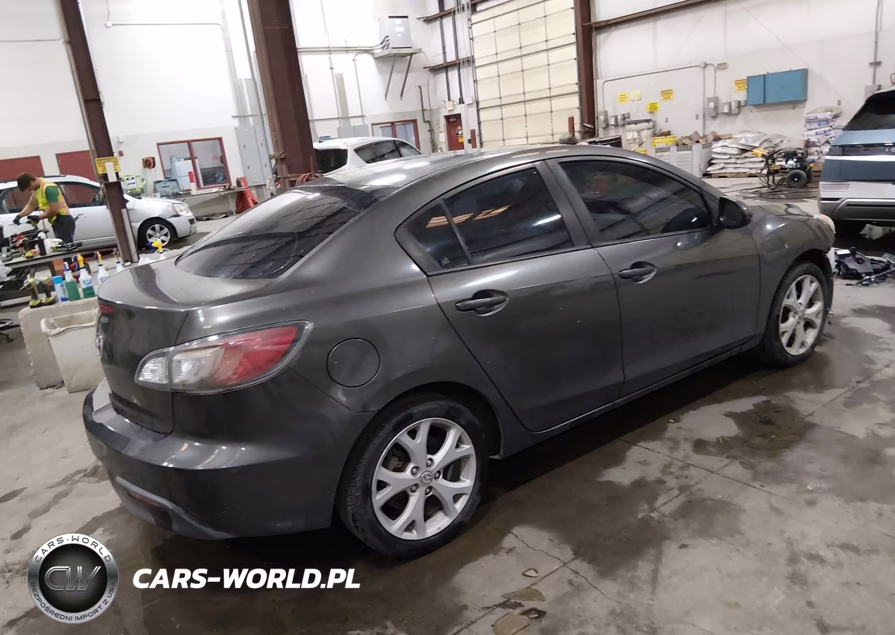 2011 Mazda Mazda3 I Touring VIN:JM1BL1VG8B1444719 - 4
