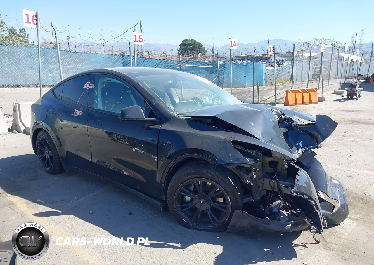 2022 Tesla Model Y Long Range Dual Motor All-Wheel Drive