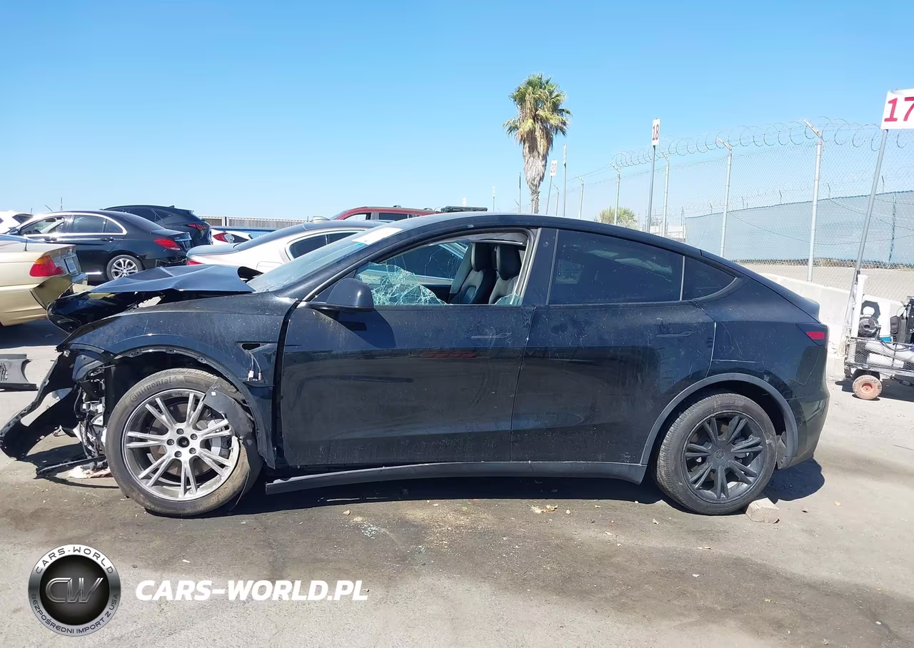 2022 Tesla Model Y Long Range Dual Motor All-Wheel Drive VIN:7SAYGAEE2NF377398 - 15