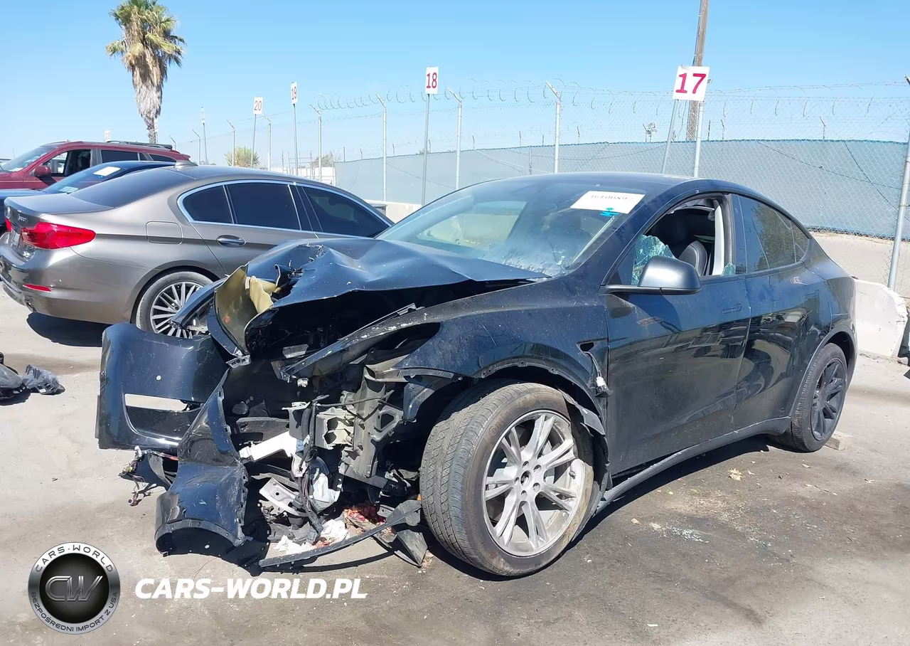 2022 Tesla Model Y Long Range Dual Motor All-Wheel Drive VIN:7SAYGAEE2NF377398 - 2