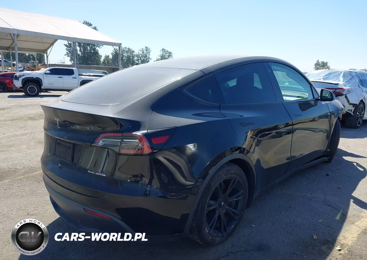 2022 Tesla Model Y Long Range Dual Motor All-Wheel Drive VIN:7SAYGAEE2NF377398 - 4
