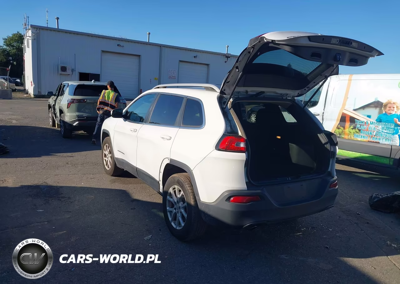2016 Jeep Cherokee Latitude VIN:1C4PJMCB9GW162877 - 3