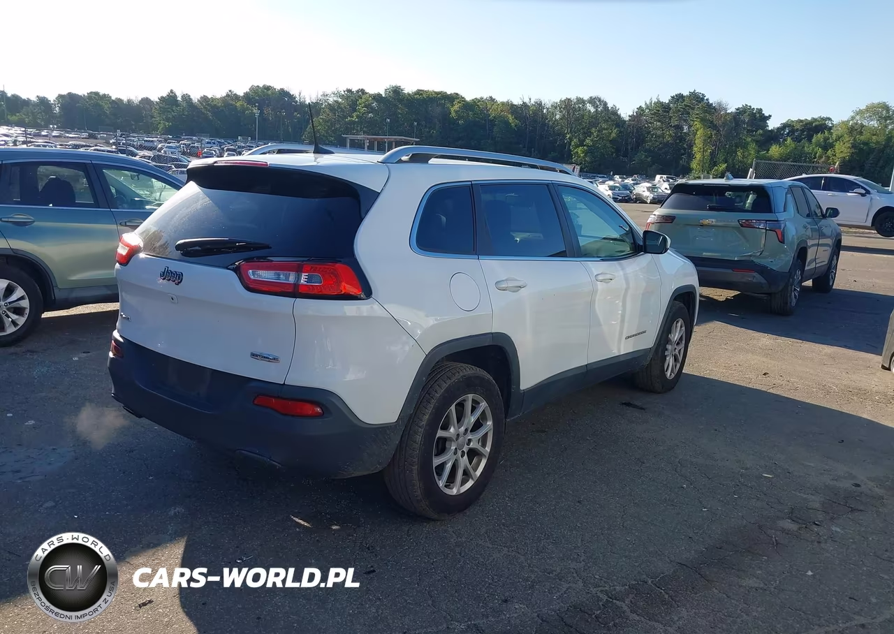 2016 Jeep Cherokee Latitude VIN:1C4PJMCB9GW162877 - 4