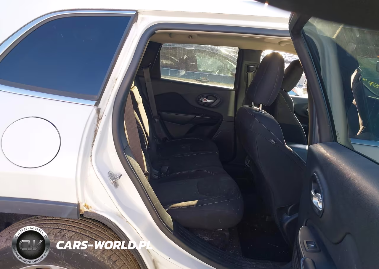 2016 Jeep Cherokee Latitude VIN:1C4PJMCB9GW162877 - 8