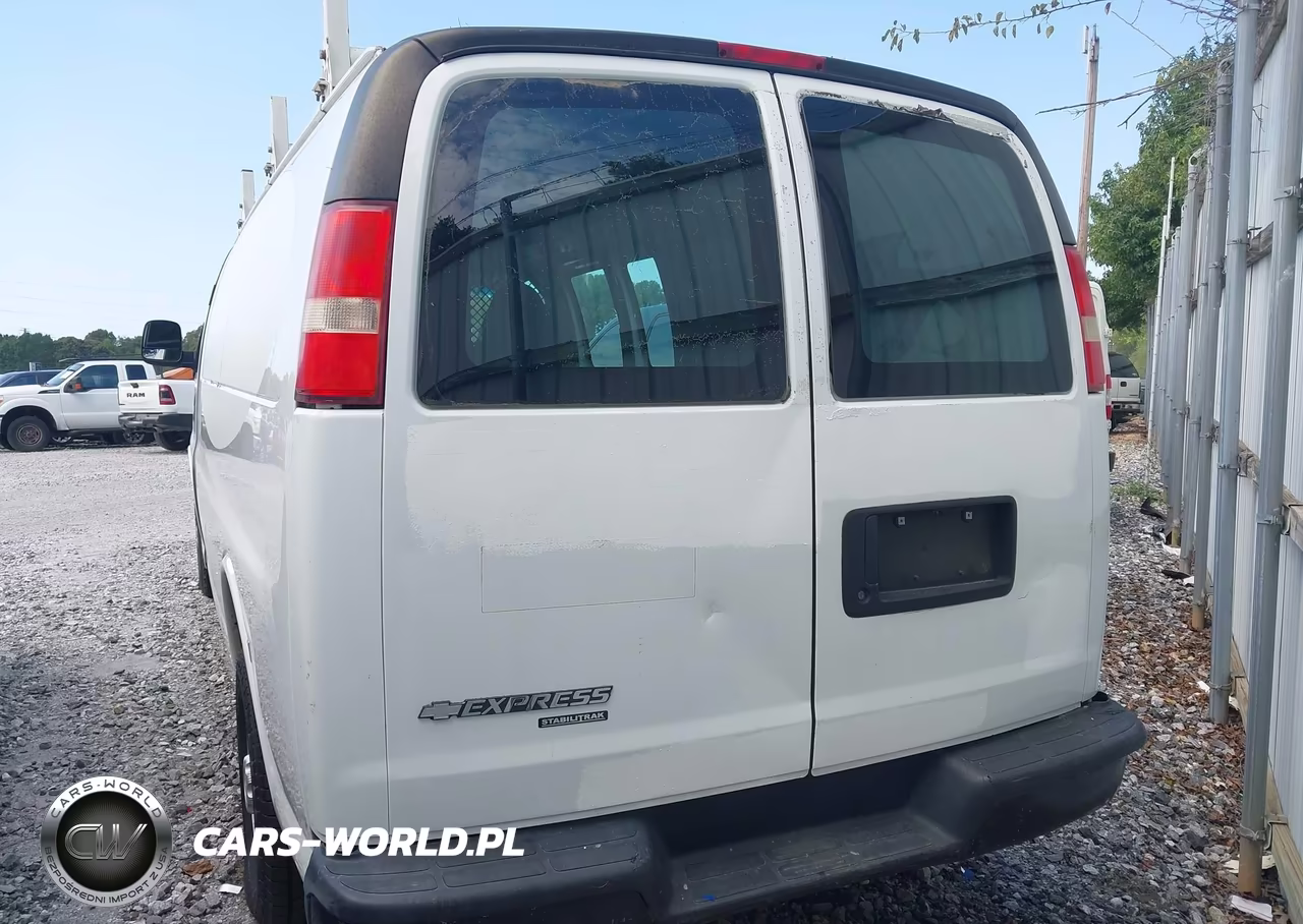 2015 Chevrolet Express 2500 Work Van VIN:1GCWGGCF6F1258069 - 16