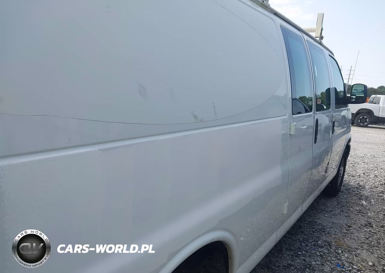 2015 Chevrolet Express 2500 Work Van VIN:1GCWGGCF6F1258069 - 4