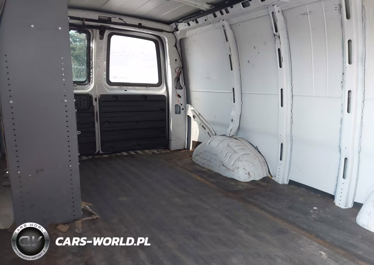 2015 Chevrolet Express 2500 Work Van VIN:1GCWGGCF6F1258069 - 8
