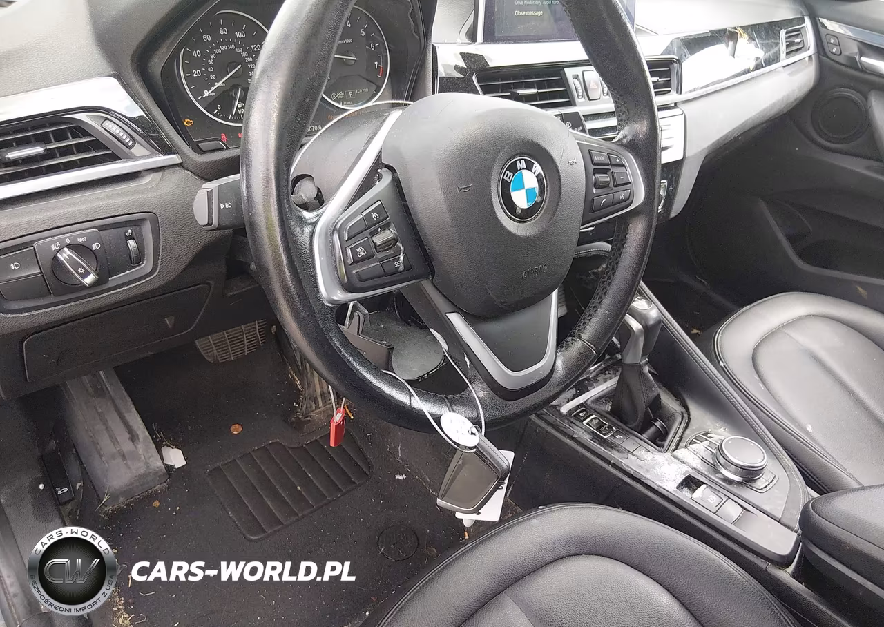 2018 BMW X1 xDrive28I VIN:WBXHT3C39J5F92915 - 11