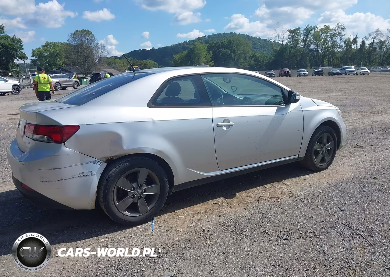 2010 Kia Forte Koup Ex VIN:KNAFU6A2XA5191736 - 4