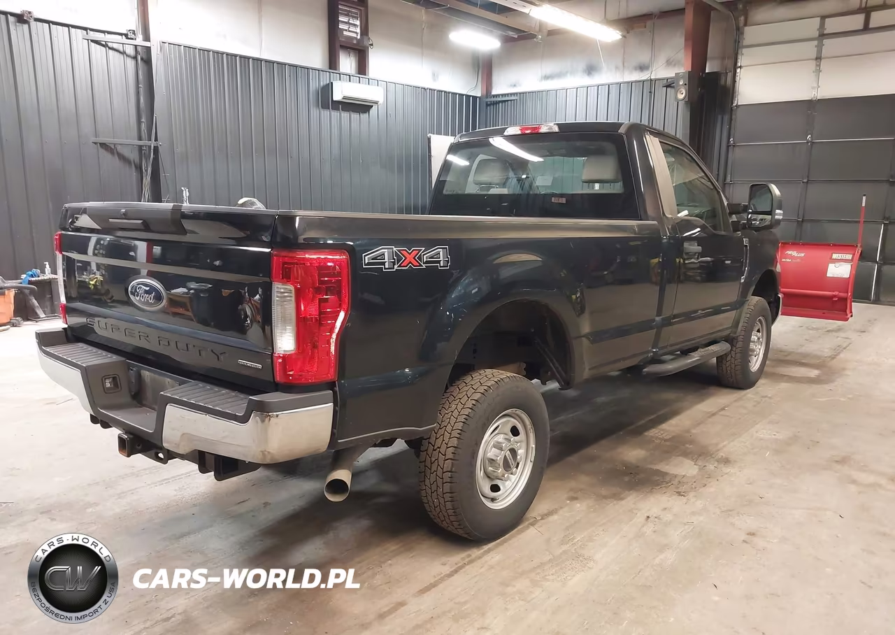 2018 Ford F-250 Xl VIN:1FTBF2B6XJEC48703 - 4