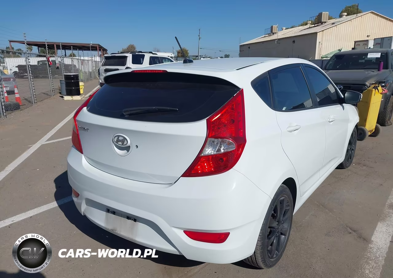 2013 Hyundai Accent Se VIN:KMHCU5AE0DU085845 - 4