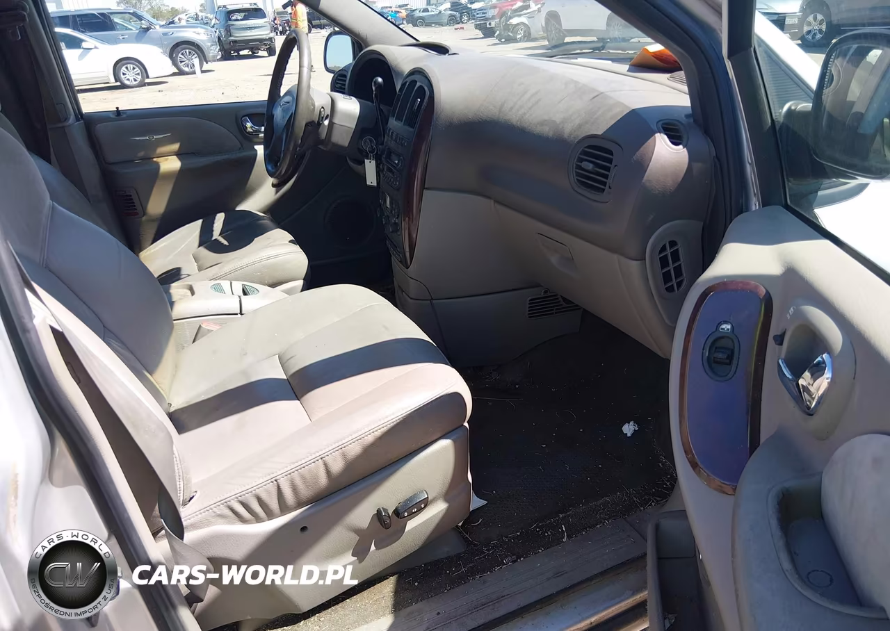 2001 Chrysler Town & Country Limited VIN:2C8GP64L01R154828 - 5
