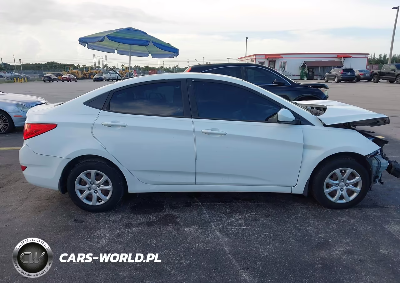 2013 Hyundai Accent Gls VIN:KMHCT4AE7DU459218 - 13