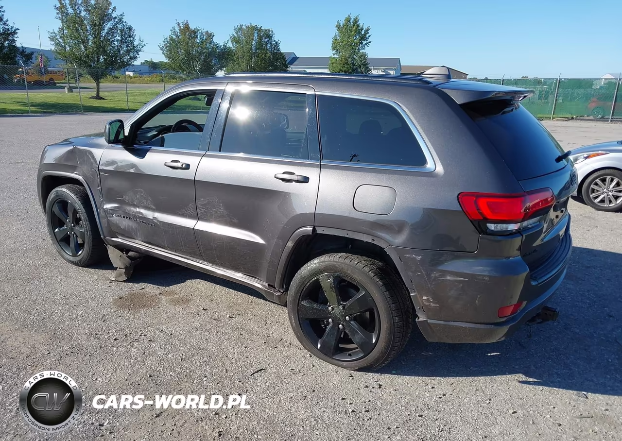2015 Jeep Grand Cherokee Altitude VIN:1C4RJFAG2FC947891 - 3