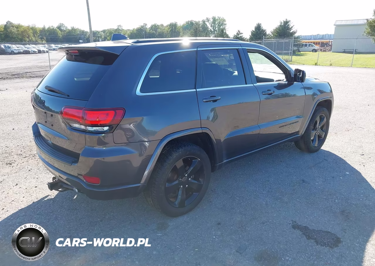 2015 Jeep Grand Cherokee Altitude VIN:1C4RJFAG2FC947891 - 4