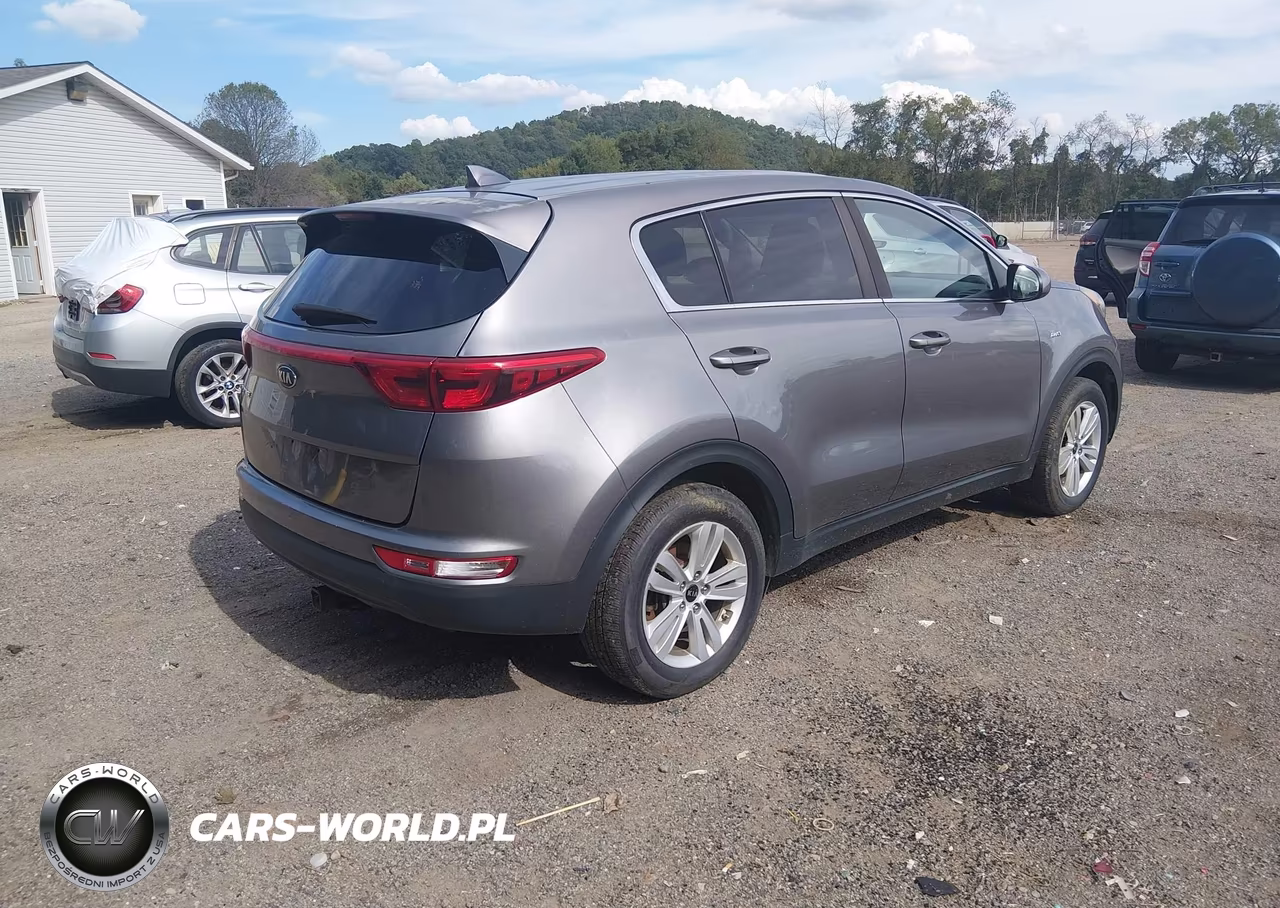 2018 Kia Sportage Lx VIN:KNDPMCAC5J7451365 - 4