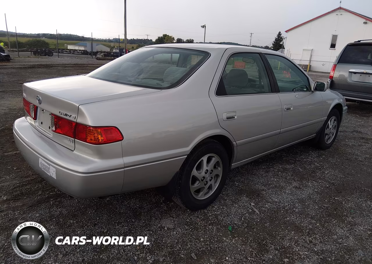 2001 Toyota Camry Le V6 VIN:4T1BF22K21U968026 - 4