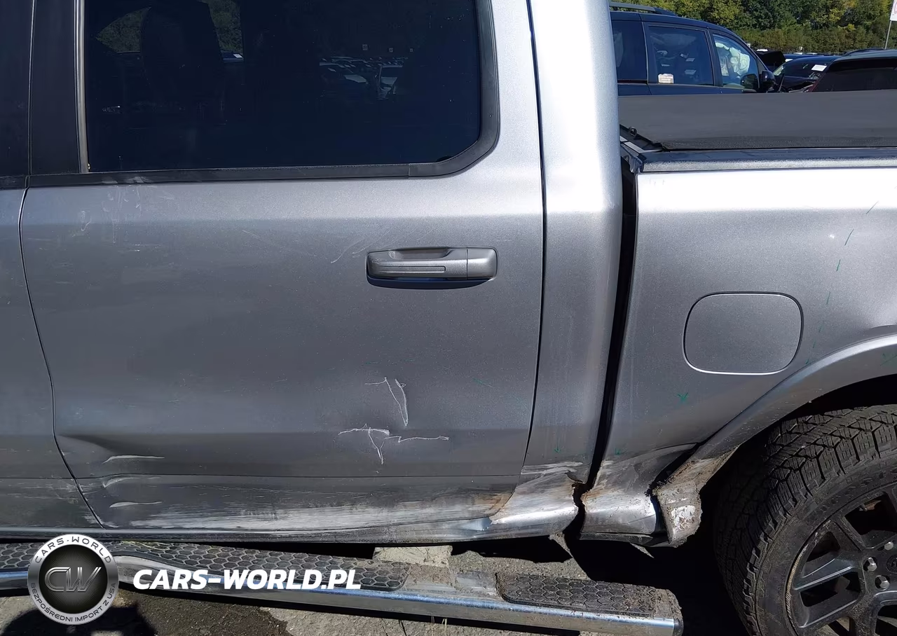 2021 Ram 1500 Laramie VIN:1C6SRFJT0MN659738 - 6