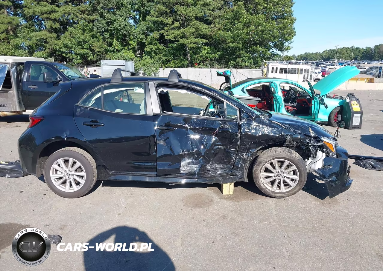 2026 Toyota Corolla Se VIN:JTND4MBE6T3271049 - 13