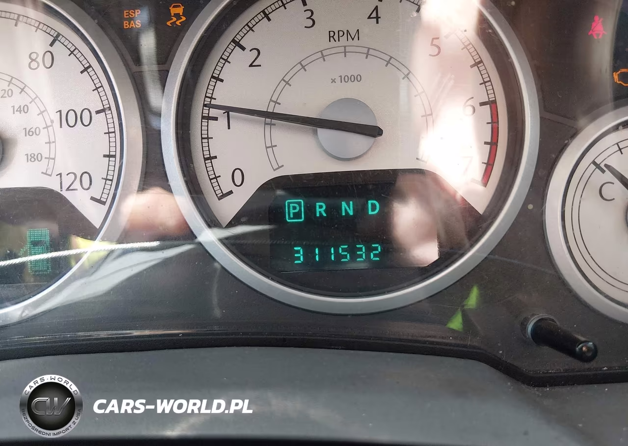 2008 Chrysler Town & Country Touring VIN:2A8HR54P98R828104 - 16