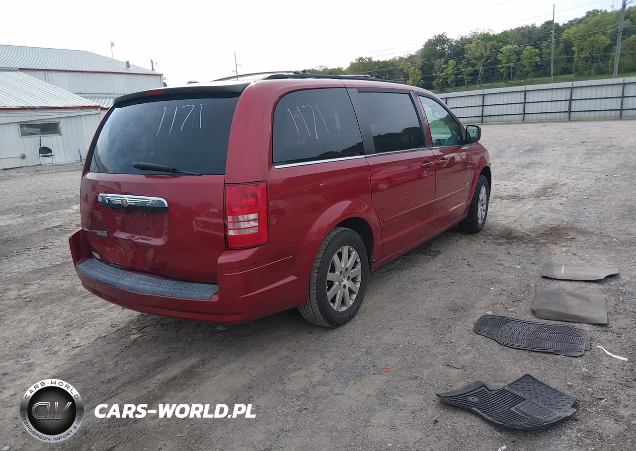 2008 Chrysler Town & Country Touring VIN:2A8HR54P98R828104 - 4
