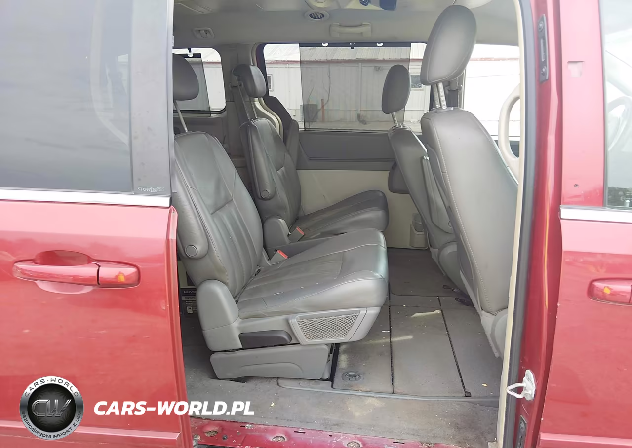 2008 Chrysler Town & Country Touring VIN:2A8HR54P98R828104 - 8