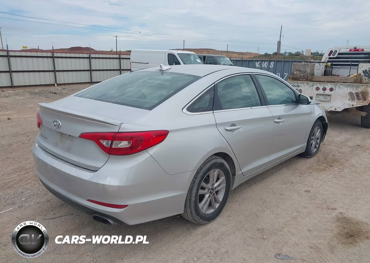 2016 Hyundai Sonata VIN:5NPE24AF6GH399570 - 4