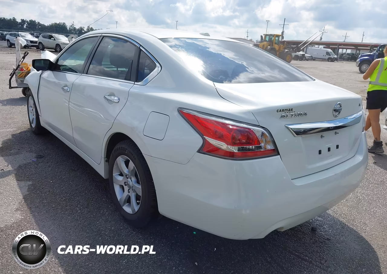 2015 Nissan Altima 2.5 S VIN:1N4AL3AP7FN354978 - 3