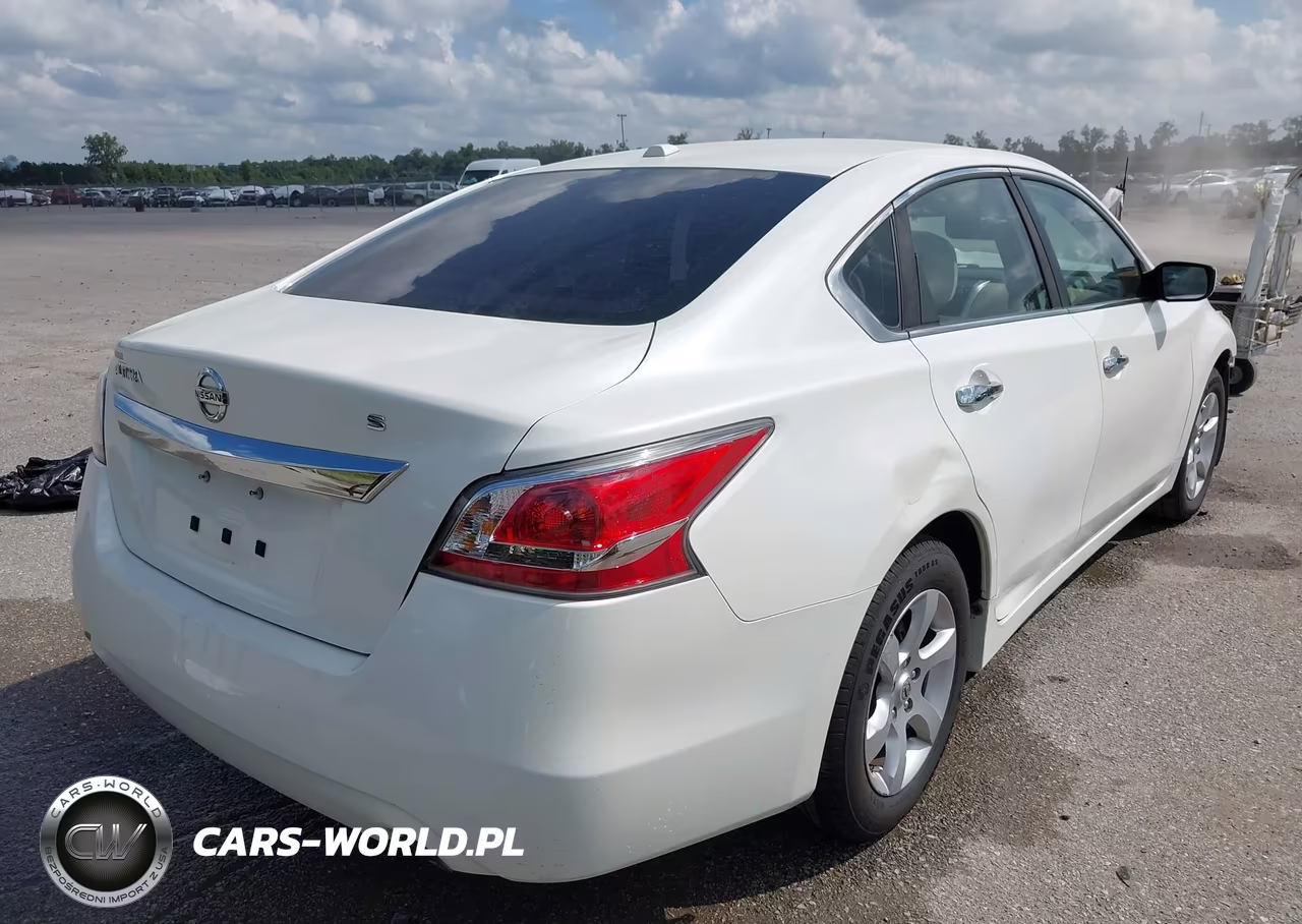 2015 Nissan Altima 2.5 S VIN:1N4AL3AP7FN354978 - 4