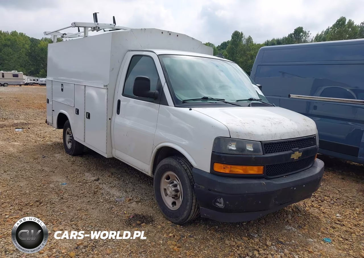 2020 Chevrolet Express Cutaway Work Van – zdjęcie 1 z 17