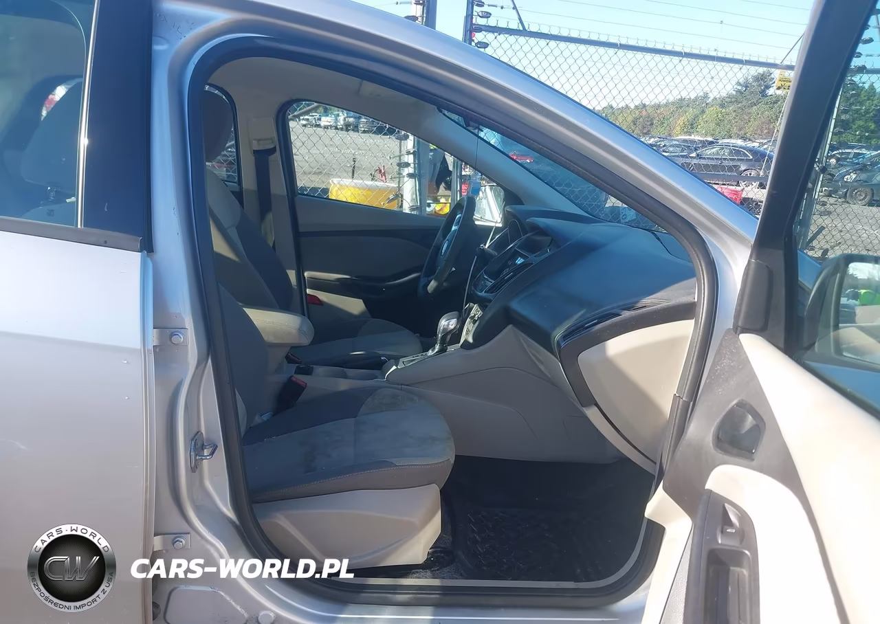 2012 Ford Focus Se VIN:1FAHP3F26CL469790 - 5