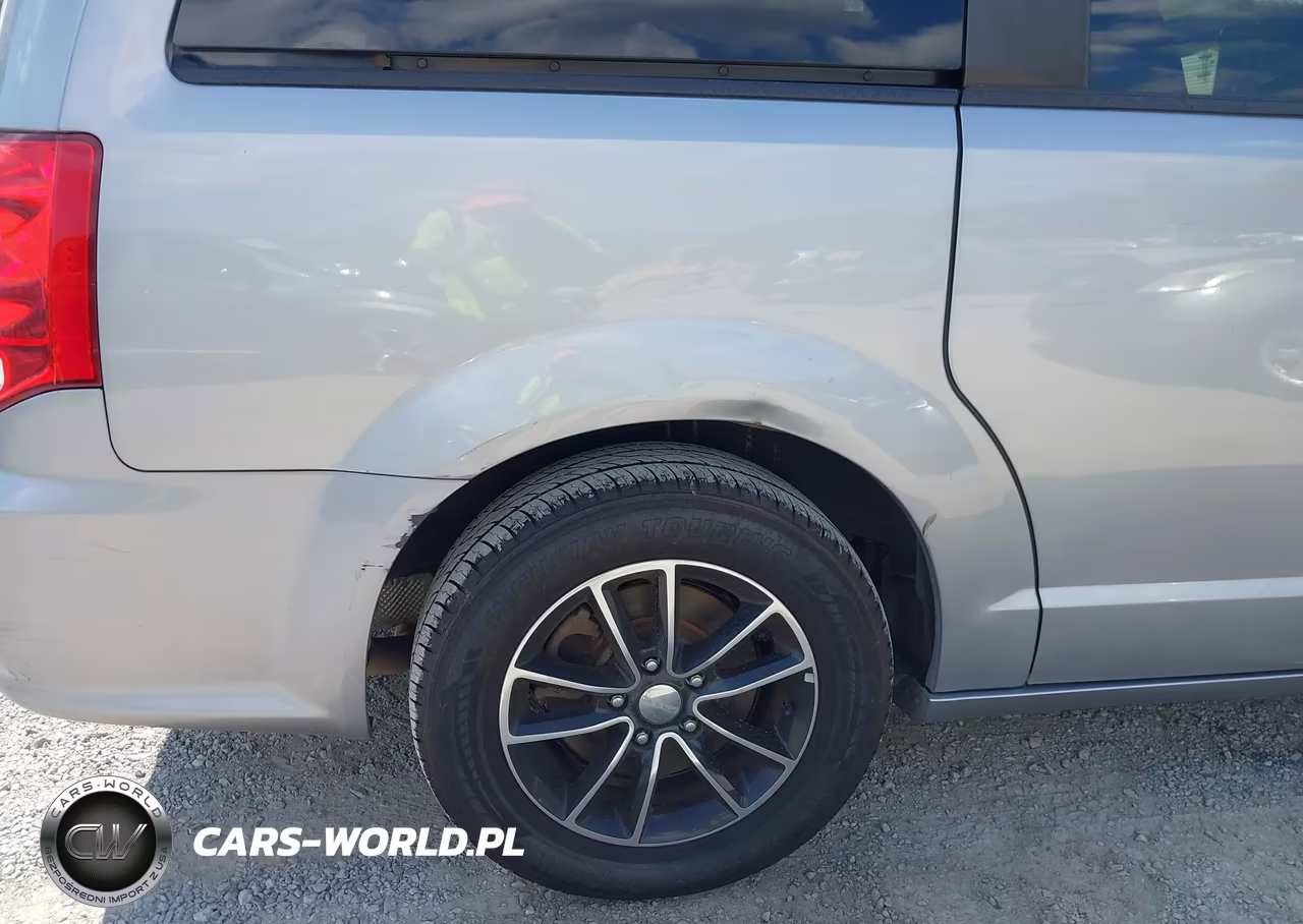 2019 Dodge Grand Caravan Gt VIN:2C4RDGEG9KR535346 - 17