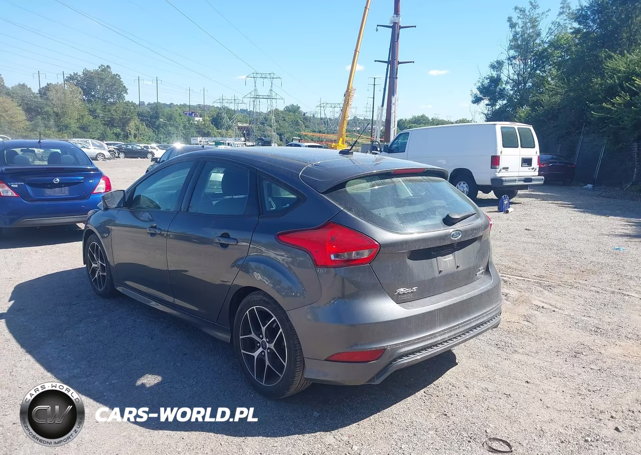 2015 Ford Focus Se VIN:1FADP3K22FL209461 - 3