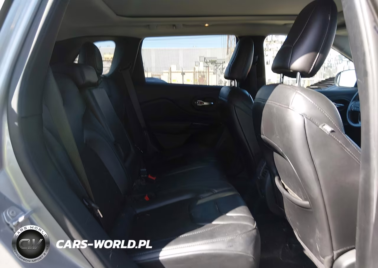 2020 Jeep Cherokee Altitude 4X4 VIN:1C4PJMLB0LD604676 - 8