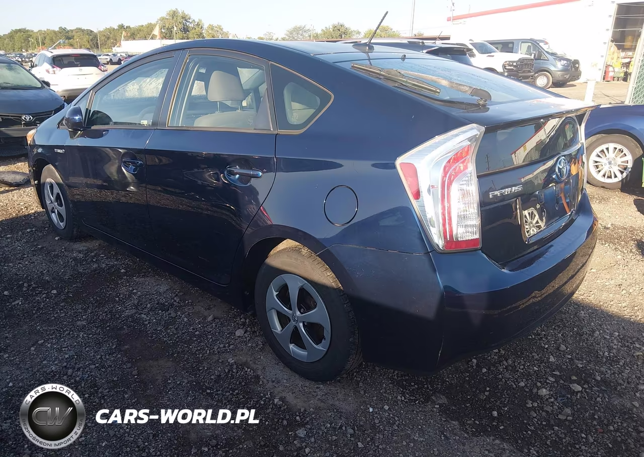 2013 Toyota Prius Three VIN:JTDKN3DU1D1672755 - 3