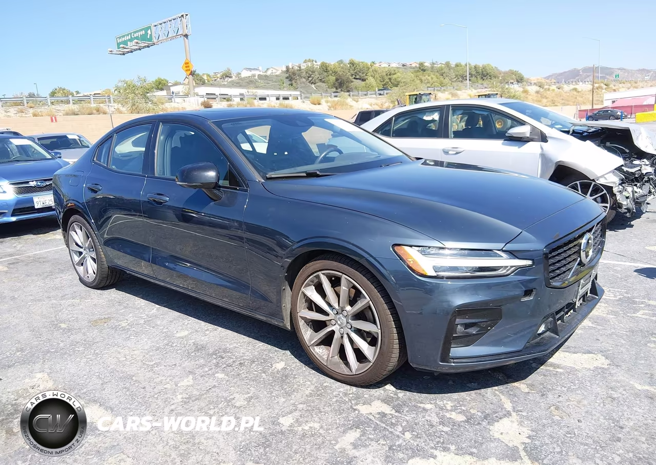 2021 Volvo S60 T5 Momentum