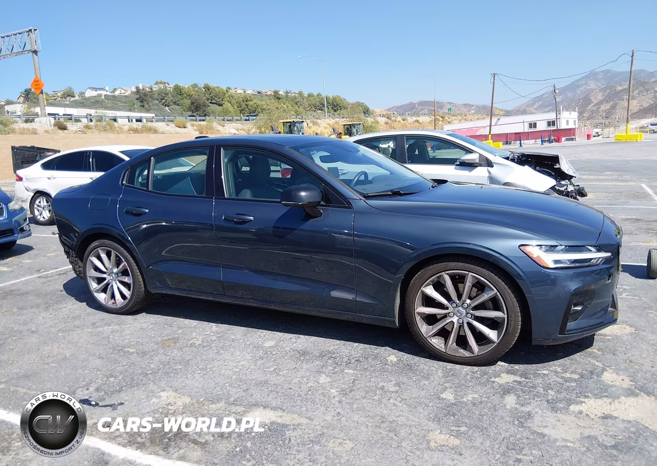 2021 Volvo S60 T5 Momentum VIN:7JR102TZ2MG117961 - 14