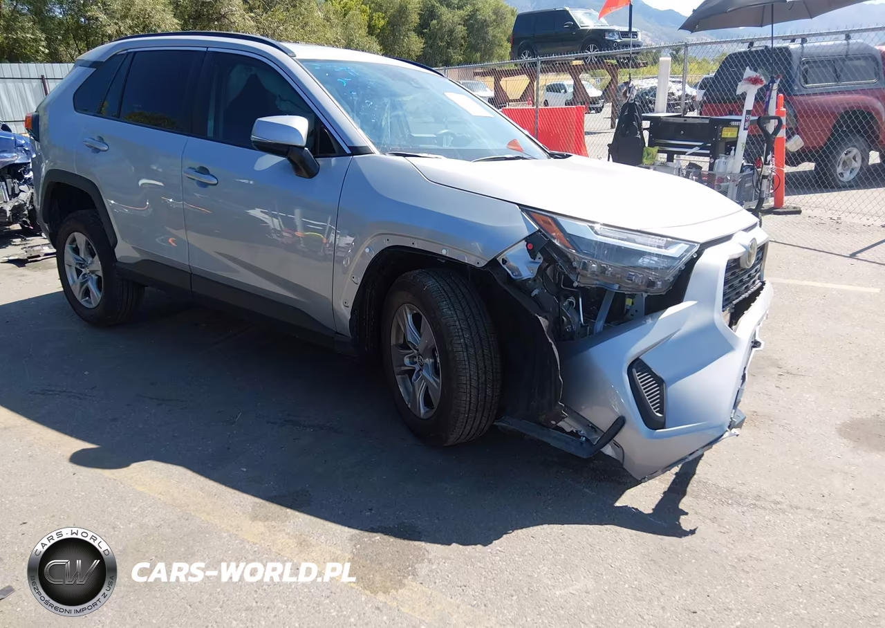 2025 Toyota Rav4 Xle – zdjęcie 1 z 17