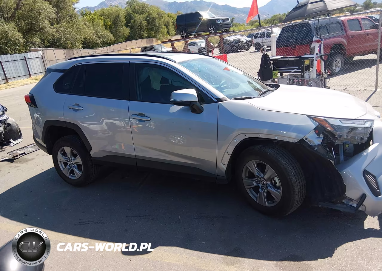 2025 Toyota Rav4 Xle VIN:2T3P1RFV2SW558532 - 14