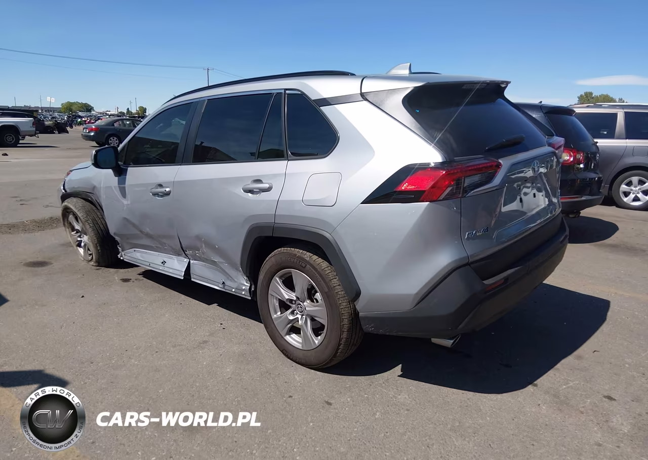 2025 Toyota Rav4 Xle VIN:2T3P1RFV2SW558532 - 3