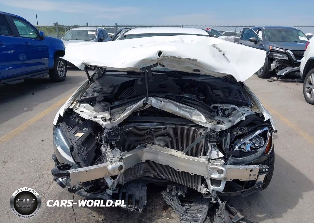 2017 Mercedes-Benz C 300 VIN:55SWF4JBXHU207720 - 6