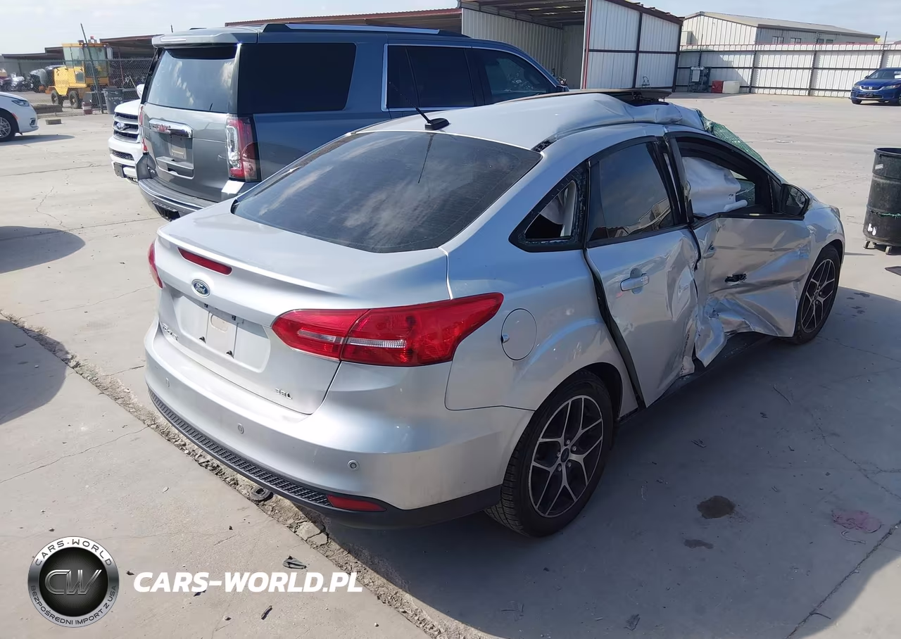 2018 Ford Focus Sel VIN:1FADP3H21JL210892 - 4
