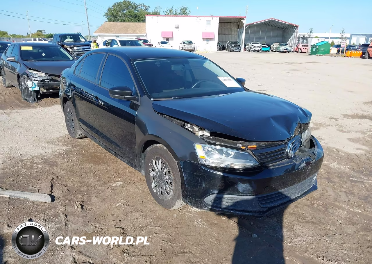 2013 Volkswagen Jetta 2.0L Base-2.0L S