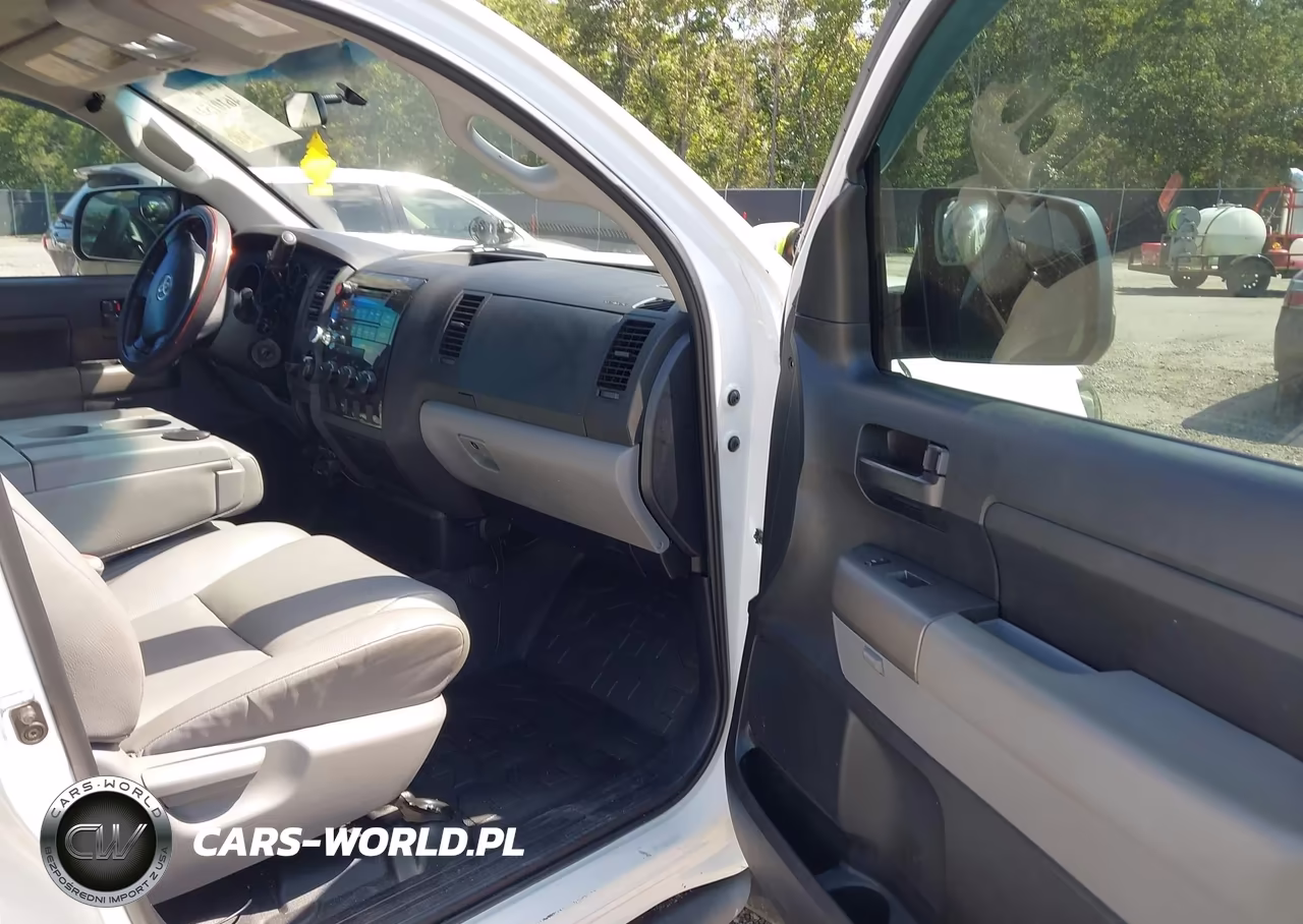 2011 Toyota Tundra Grade 5.7L V8 VIN:5TFRY5F12BX106456 - 5