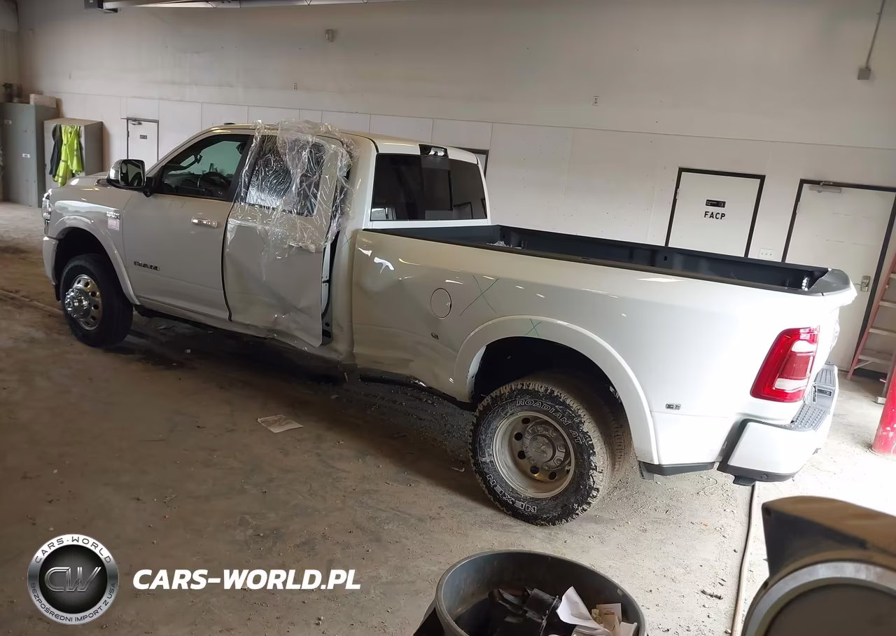 2022 Ram 3500 Laramie 4X4 8' Box VIN:3C63RRJJ8NG237067 - 3