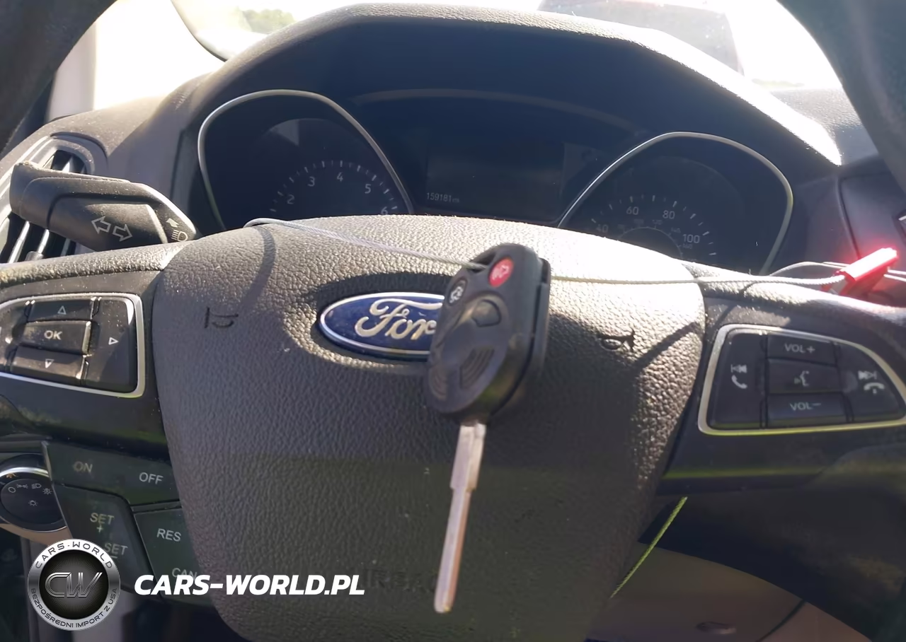 2018 Ford Focus Se VIN:1FADP3F22JL295938 - 11
