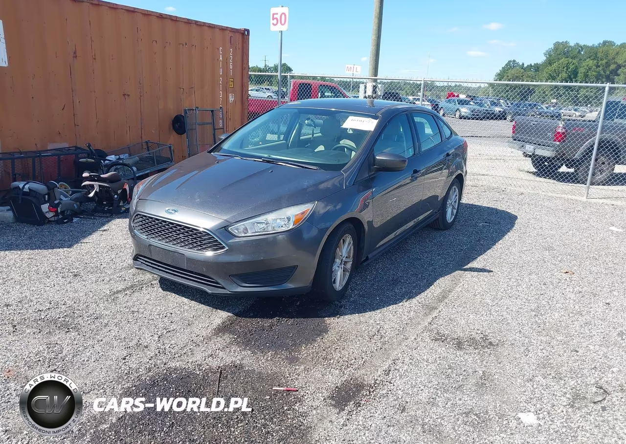2018 Ford Focus Se VIN:1FADP3F22JL295938 - 2